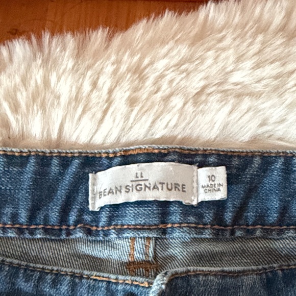 7 Pairs of Women's Jeans in Various Blue Shades, Size 10 - Picture 13 of 16